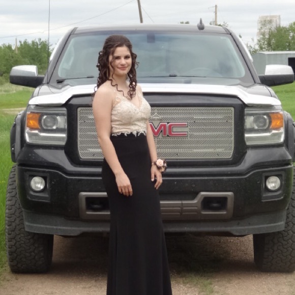 Graduation Gown - Picture 8 of 9